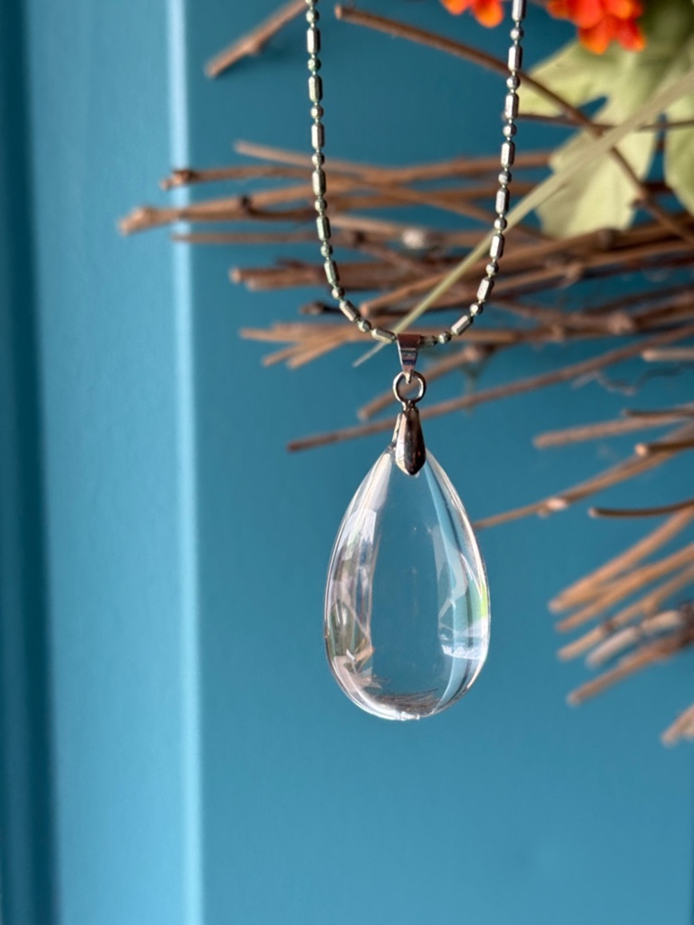 Vintage Clear Teardrop Lucite Pendant Necklace - Silver Tone Chain